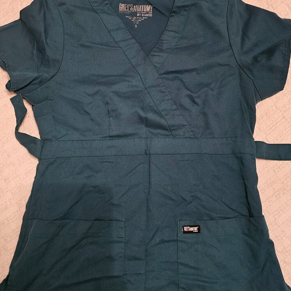 Grey's anatomy hunter green scrub top